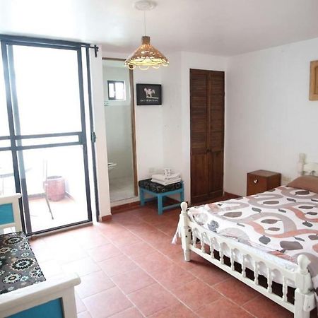 Hostal El Cascabel Cholula Esterno foto